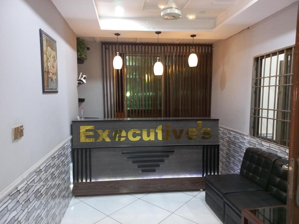 Hotel Executive One Мултан Екстериор снимка